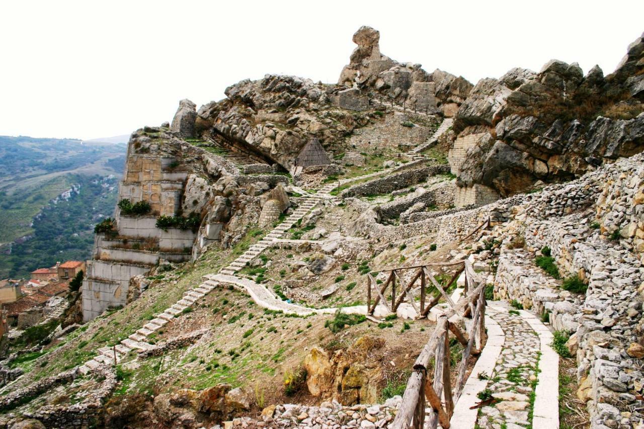 Вилла Casa Della Nonna Caltavuturo Экстерьер фото